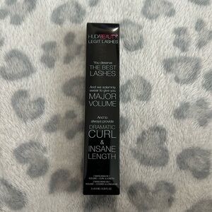 HUDA BEAUTY LEGIT LASHES Double-Ended Volumizing and Lengthening Mascara